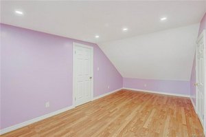 4 bedrooms House in Cambria Heights, USA No. 291068