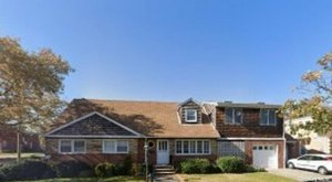 5 bedrooms House in South Ozone Park, USA No. 296858