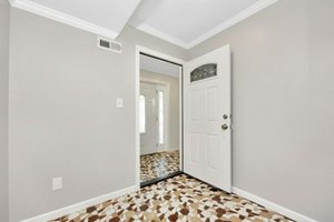 6 bedrooms House in Rosedale, USA No. 297621