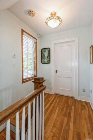 3 bedrooms House in Floral Park, USA No. 300720