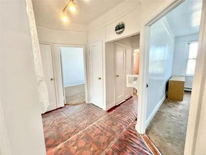 7 bedrooms House in Elmhurst, USA No. 310904