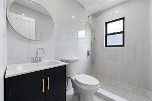 4 bedrooms House in Bellerose, USA No. 330947