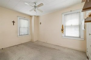 3 bedrooms House in Forest Hills, USA No. 361667