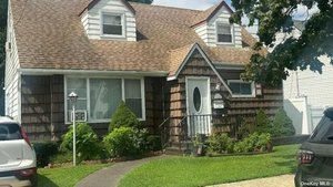 5 bedrooms House in Howard Beach, USA No. 366111
