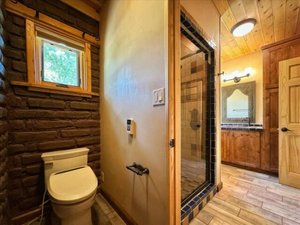 3 bedrooms House in Rowe, USA No. 370604