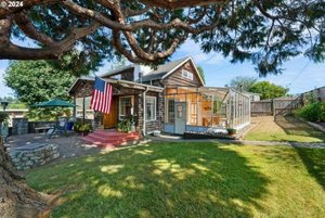 3 bedrooms House in Coos Bay, USA No. 370982