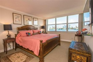 2 bedrooms House in North Miami Beach, USA No. 371270