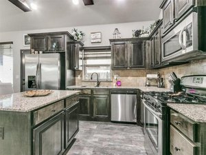 4 bedrooms House in Harrah, USA No. 371737