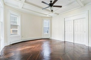 8 bedrooms House in Paterson, USA No. 371874