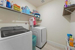 5 bedrooms House in Humble, USA No. 374732