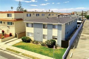 12 bedrooms House in Hawthorne, USA No. 375156