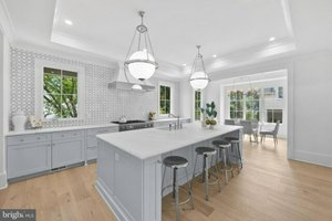 6 bedrooms House in Alexandria, USA No. 377001