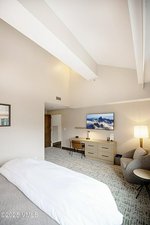 1 bedroom Cafe / restaurant in Avon, USA No. 560256 - Image 3