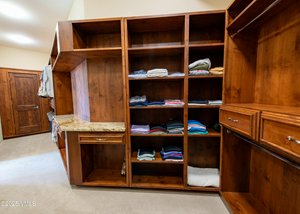 5 bedrooms Commercial property in Avon, USA No. 560302