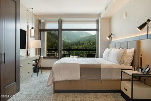 2 bedrooms Cafe / restaurant in Avon, USA No. 84