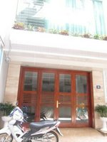 4 bedrooms House in Cau Giay, Vietnam No. 333 - Image 2